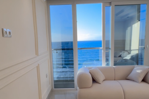 Appartement T4 rénové à Mostaganem – Design moderne & vue sur mer